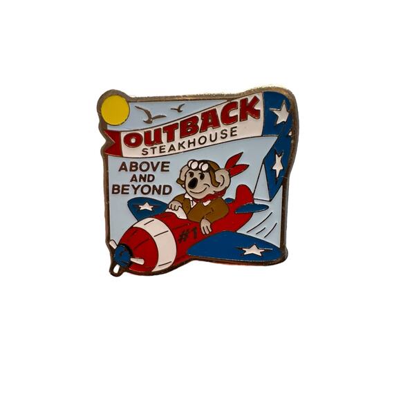 OUTBACK STEAKHOUSE USA Pinback Pin Classic‎ Vintage Koala Flying Airplane - Picture 1 of 2